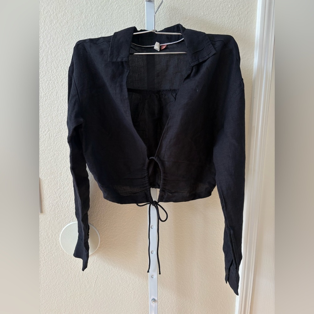 Pilcro Keyhole Shrunken Shirt in Black - Size XS - Picture 5 of 6